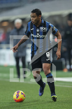 2021-12-18 - Luis Muriel (Atalanta Bergamasca Calcio) in action - ATALANTA BC VS AS ROMA - ITALIAN SERIE A - SOCCER
