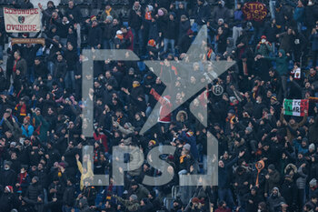 2021-12-18 - AS Roma supporters celebrate after the victory - ATALANTA BC VS AS ROMA - ITALIAN SERIE A - SOCCER