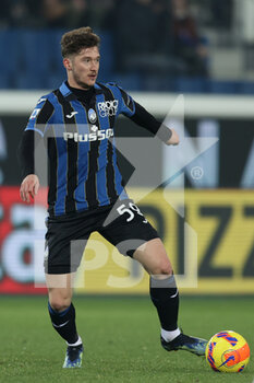 2021-12-18 - Aleksej Miranchuk (Atalanta Bergamasca Calcio) in action - ATALANTA BC VS AS ROMA - ITALIAN SERIE A - SOCCER