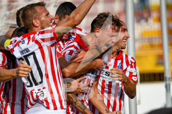 2021-09-18 - Federico Proia (Vicenza) esulta dopo aver segnato il gol  1-0 con i compagni - LR VICENZA VS AC PISA - ITALIAN SERIE B - SOCCER