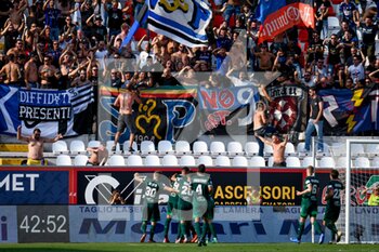 2021-09-18 - Idrissa Toure' (Pisa) esulta di fronte ai tifosi dopo aver segnato il gol del 1-1 - LR VICENZA VS AC PISA - ITALIAN SERIE B - SOCCER