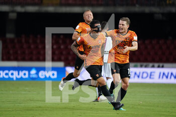 2021-09-21 - Gianluca Lapadula (Benevento Calcio) celebrates after scoring a goal - BENEVENTO CALCIO VS AS CITTADELLA - ITALIAN SERIE B - SOCCER