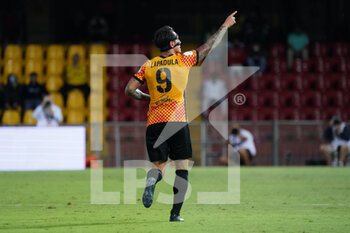2021-09-21 - Gianluca Lapadula (Benevento Calcio) celebrates after scoring a goal of 4-1 - BENEVENTO CALCIO VS AS CITTADELLA - ITALIAN SERIE B - SOCCER
