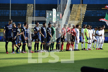 2021-10-02 - The teams before the beginning of the match - AC PISA VS REGGINA 1914 - ITALIAN SERIE B - SOCCER