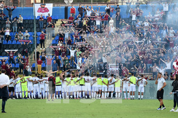 2021-10-02 - Players of Reggina and their fans at the end of the match - AC PISA VS REGGINA 1914 - ITALIAN SERIE B - SOCCER