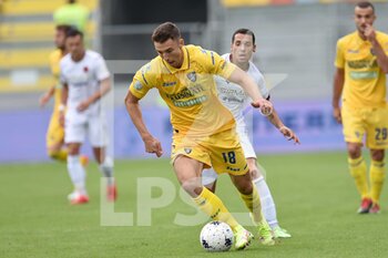 2021-10-02 - FROSINONE, ITALY - October 2 :  Andrija Novakovich of Frosinone in Action during the  Serie A soccer match between Frosinone and  Cittadella  at Stadio Benito Stirpe  on October 2,2021 in Frosinone Italy - FROSINONE CALCIO VS AS CITTADELLA - ITALIAN SERIE B - SOCCER