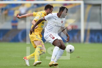 2021-10-02 - FROSINONE, ITALY - October 2 : Orji Okwonkwo (R) of  Cittadella in Action during the  Serie A soccer match between   Frosinone and  Pescara  at Stadio Benito Stirpe  on October 2,2021 in Frosinone Italy   - FROSINONE CALCIO VS AS CITTADELLA - ITALIAN SERIE B - SOCCER