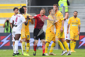 2021-10-02 - FROSINONE, ITALY - October 2 : The Referee Francesco Meraviglia  gestures during Italian Serie A soccer match at between  Frosinone and Cittadella  Stadio Benito Stirpe on October 2,2021 in Frosinone Italy - FROSINONE CALCIO VS AS CITTADELLA - ITALIAN SERIE B - SOCCER