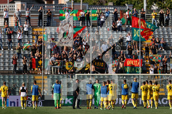 2021-10-02 - I tifosi della Ternana Calcio salutano i giocatori dopo la sconfitta - US CREMONESE VS TERNANA CALCIO - ITALIAN SERIE B - SOCCER