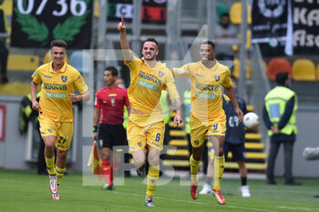 2021-10-23 - Federico gatti of Frosinone  celebrates with his team mates after scores  the opening  goal during    soccer match between  Frosinone  and Ascoli at Stadio Benito Stirpe on October 23,2021  in Frosinone Italy 


 - FROSINONE CALCIO VS ASCOLI CALCIO - ITALIAN SERIE B - SOCCER