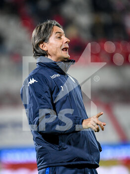 2021-11-20 - Filippo Inzaghi (Head coach Brescia) gestures - LR VICENZA VS BRESCIA CALCIO - ITALIAN SERIE B - SOCCER