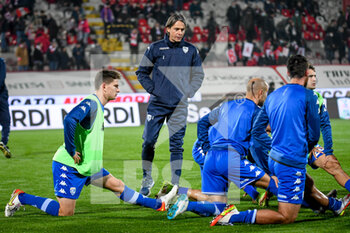 2021-11-20 - Filippo Inzaghi (Head coach Brescia) during warm up with players - LR VICENZA VS BRESCIA CALCIO - ITALIAN SERIE B - SOCCER