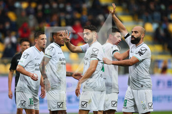 2021-11-27 - FROSINONE, ITALY - November 27 : Players of Pordenone gestures during  the  Serie A soccer match between  Frosinone and  Pordenone  at Stadio Benito Stirpe on November 27,2021 in Frosinone Italy - FROSINONE CALCIO VS PORDENONE CALCIO - ITALIAN SERIE B - SOCCER