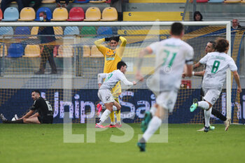 2021-11-27 - FROSINONE, ITALY - November 27 :  Nicolo' Cambiaghi   of Pordenone  scores  the   goal during soccer match between  Frosinone  and Pordenone at Stadio Benito Stirpe on November 27,2021 Frosinone Italy - FROSINONE CALCIO VS PORDENONE CALCIO - ITALIAN SERIE B - SOCCER