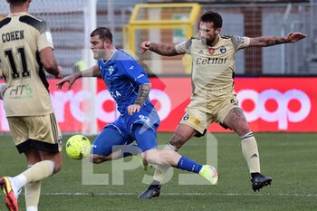 2021-12-04 - Antonio Caracciolo (Pisa) makes foul on Alberto  Cerri (Como) - COMO 1907 VS AC PISA - ITALIAN SERIE B - SOCCER