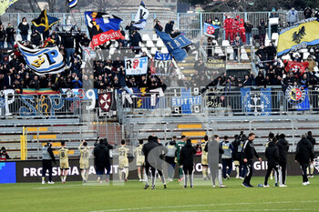 2021-12-04 - Players of Pisa greet their fans - COMO 1907 VS AC PISA - ITALIAN SERIE B - SOCCER