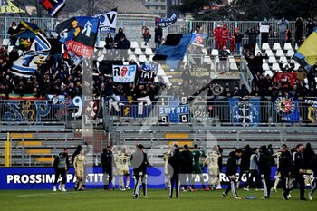 2021-12-04 - Players of Pisa greet their fans at the end of the match - COMO 1907 VS AC PISA - ITALIAN SERIE B - SOCCER