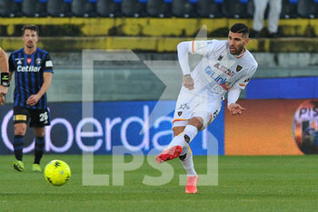 2021-12-11 - Mario Gargiulo (Lecce) in action - AC PISA VS US LECCE - ITALIAN SERIE B - SOCCER