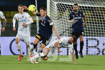 2021-12-11 - Arturo  Calabresi (Lecce) makes foul on Davide Marsura (Pisa) - AC PISA VS US LECCE - ITALIAN SERIE B - SOCCER