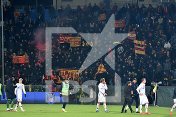 2021-12-11 - Players of Lecce leave the pitch at the end of the game - AC PISA VS US LECCE - ITALIAN SERIE B - SOCCER