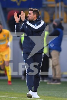 2021-12-18 - FROSINONE, ITALY - December 18 : Head Coach Pep Clotet of Spal gestures during  Italian  Serie B soccer match between  Frosinone and Spal at Stadio Benito Stirpe on December 18,2021  in Frosinone Italy - FROSINONE CALCIO VS SPAL - ITALIAN SERIE B - SOCCER