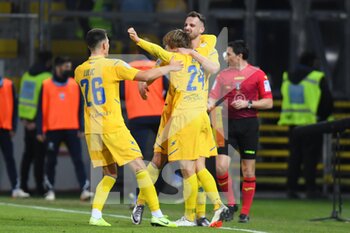 2021-12-18 - FROSINONE, ITALY - December 18 :  Alessio Zerbin (24) of Frosinone  celebrates after scores opening a  goal during  Italian Serie B soccer match between  Frosinone  and Spal at Stadio Benito Stirpe on December 18,2021  in Frosinone Italy - FROSINONE CALCIO VS SPAL - ITALIAN SERIE B - SOCCER