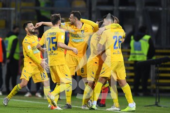 2021-12-18 - FROSINONE, ITALY - December 18 :  Alessio Zerbin (24) of Frosinone  celebrates after scores opening a  goal during  Italian Serie B soccer match between  Frosinone  and Spal at Stadio Benito Stirpe on December 18,2021  in Frosinone Italy - FROSINONE CALCIO VS SPAL - ITALIAN SERIE B - SOCCER