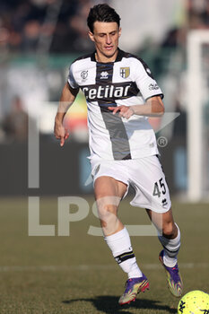 2021-12-18 - Roberto Inglese (Parma Calcio 1913) in action - US ALESSANDRIA VS PARMA CALCIO - ITALIAN SERIE B - SOCCER