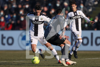 2021-12-18 - Roberto Inglese (Parma Calcio 1913) in action - US ALESSANDRIA VS PARMA CALCIO - ITALIAN SERIE B - SOCCER