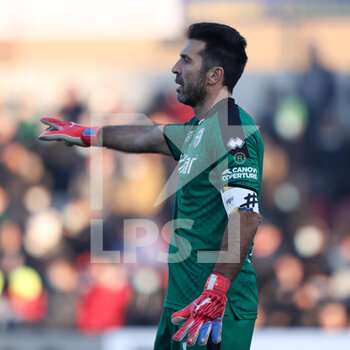 2021-12-18 - Gianluigi Buffon (Parma Calcio 1913) gestures - US ALESSANDRIA VS PARMA CALCIO - ITALIAN SERIE B - SOCCER