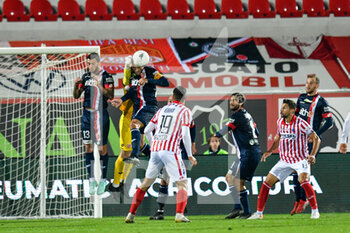 2021-10-27 - Michele Di Gregorio (AC Monza) goalkeeper saves a goal - LR VICENZA VS AC MONZA - ITALIAN SERIE B - SOCCER