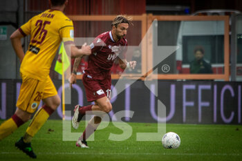 2021-11-01 - Di Chiara Gianluca (Reggina) carries the ball - REGGINA VS CITTADELLA - ITALIAN SERIE B - SOCCER