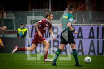 2021-11-01 - Di Chiara Gianluca (Reggina) carries the ball - REGGINA VS CITTADELLA - ITALIAN SERIE B - SOCCER