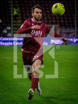 2021-12-12 - Ivan Lakicevic (Reggina) carries the ball  - REGGINA VS ALESSANDRIA - ITALIAN SERIE B - SOCCER
