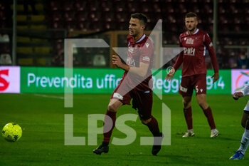 2021-12-12 - Crisetig Lorenzo (reggina) carries the ball - REGGINA VS ALESSANDRIA - ITALIAN SERIE B - SOCCER