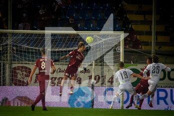2021-12-12 - Gianluca Di Chiara (reggina) avoid the goal of Alessandria - REGGINA VS ALESSANDRIA - ITALIAN SERIE B - SOCCER