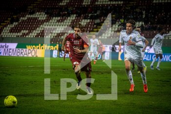 2021-12-12 - Loiacono Giuseppe (Reggina) carries the ball  - REGGINA VS ALESSANDRIA - ITALIAN SERIE B - SOCCER