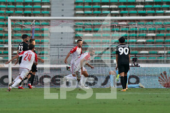 2021-09-05 - Valerio Di Cesare (SSC Bari) mette a segno il goal del 1-0 - BARI VS MONTEROSI - ITALIAN SERIE C - SOCCER