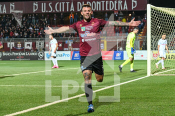2021-10-25 - Simone Magnaghi (Pontedera) esulta dopo il gol del vantaggio - PONTEDERA VS REGGIANA - ITALIAN SERIE C - SOCCER