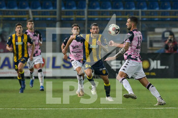 2021-10-04 - Marco Caldore (24) S.S. Juve Stabia - Jacopo Dall'Oglio (11) Palermo FC - JUVE STABIA VS PALERMO - ITALIAN SERIE C - SOCCER