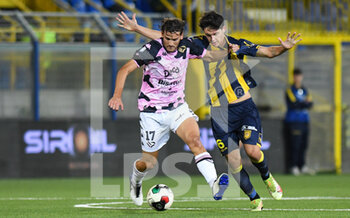 2021-10-04 - Gregorio Luoperini (17) Palermo FC e Niccolò Squizzato (16) S.S. Juve Stabia - JUVE STABIA VS PALERMO - ITALIAN SERIE C - SOCCER