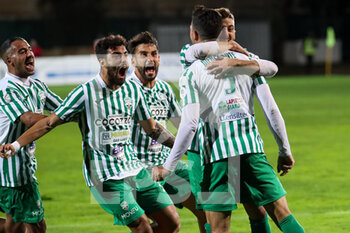 2021-11-27 - Esultanza del Monopoli per il gol segnato da Mario Mercadante - MONOPOLI VS PAGANESE - ITALIAN SERIE C - SOCCER