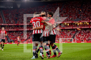 2021-09-11 - Dani Vivian of Athletic Club celebrates his goal with his teammates during the Spanish league, La Liga Santander, football match played between Athletic Club and RCD Mallorca at San Mames stadium on September 11, 2021 in Bilbao, Spain - ATHLETIC CLUB VS RCD MALLORCA - SPANISH LA LIGA - SOCCER