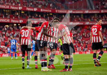 2021-09-11 - Inaki Williams of Athletic Club celebrates his goal with his teammates during the Spanish league, La Liga Santander, football match played between Athletic Club and RCD Mallorca at San Mames stadium on September 11, 2021 in Bilbao, Spain - ATHLETIC CLUB VS RCD MALLORCA - SPANISH LA LIGA - SOCCER