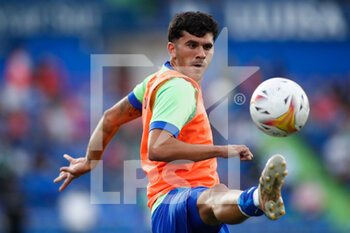 2021-09-13 - Carles Alena of Getafe warms up during the spanish league, La Liga Santander, football match played between Getafe CF and Elche CF at Coliseo Alfonso Perez stadium on September 13, 2021, in Getafe, Madrid, Spain - GETAFE CF VA ELCHE CF - SPANISH LA LIGA - SOCCER
