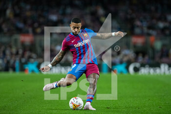 2021-10-17 - Memphis Depay of FC Barcelona during the Spanish championship La Liga football match between FC Barcelona and Valencia CF on October 17, 2021 at Camp Nou stadium in Barcelona, Spain - FC BARCELONA VS VALENCIA CF - SPANISH LA LIGA - SOCCER