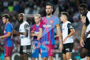 2021-10-17 - Sergio Busquets of FC Barcelona during the Spanish championship La Liga football match between FC Barcelona and Valencia CF on October 17, 2021 at Camp Nou stadium in Barcelona, Spain - FC BARCELONA VS VALENCIA CF - SPANISH LA LIGA - SOCCER