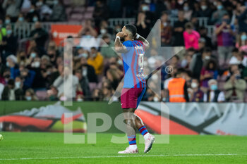 2021-10-17 - Memphis Depay of FC Barcelona celebrates a goal during the Spanish championship La Liga football match between FC Barcelona and Valencia CF on October 17, 2021 at Camp Nou stadium in Barcelona, Spain - FC BARCELONA VS VALENCIA CF - SPANISH LA LIGA - SOCCER