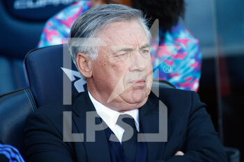 2021-10-24 - Carlo Ancelotti, coach of Real Madrid during the Spanish championchip La Liga football match between FC Barcelona and Real Madrid on October 24, 2021 at Camp Nou stadium in Barcelona, Spain - FC BARCELONA VS REAL MADRID - SPANISH LA LIGA - SOCCER