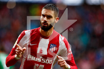 2021-10-31 - Yannick Carrasco of Atletico de Madrid celebrates a goal during the Spanish championship La Liga football match between Atletico de Madrid and Real Betis Balompie on October 31, 2021 at Wanda Metropolitano stadium in Madrid, Spain - ATLETICO DE MADRID VS REAL BETIS BALOMPIE - SPANISH LA LIGA - SOCCER